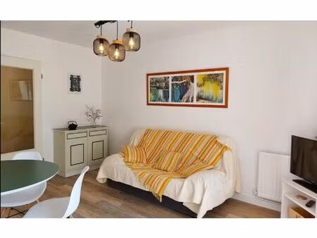 location appartement  m² t-2 à la rochelle  670 €