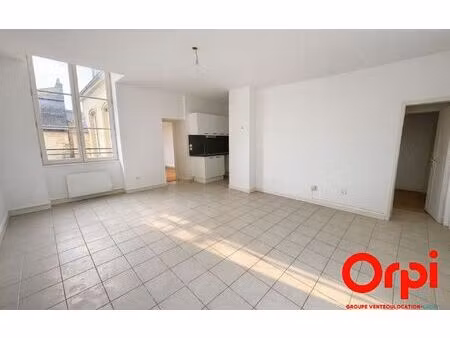 location appartement  72.05 m² t-3 à laon  570 €