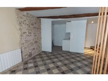 location appartement  m² t-2 à peyruis  605 €