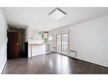 location appartement  m² t-1 à suresnes  803 €