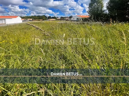 en vente terrain constructible 4 15 ares – 73 033 € |la chaize-giraud