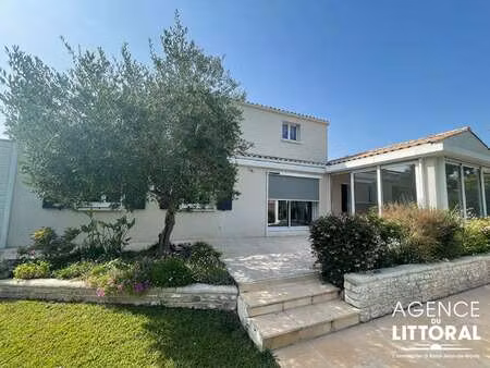 vente maison piscine à saint-jean-de-monts (85160) : à vendre piscine / 142m² saint-jean-d