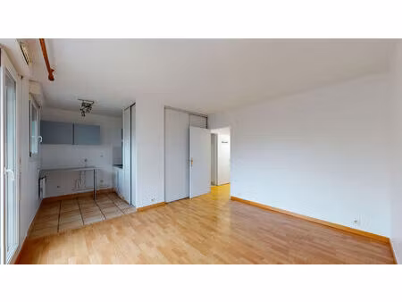 location appartement 1 pièce  28.27m²  asnières