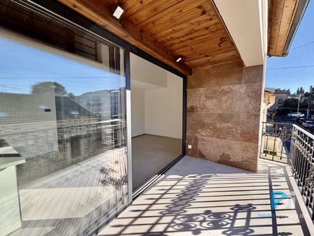 agde  appartement duplex traversant avec terrasse