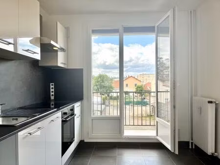 appartement t4 a louer a le coteau -