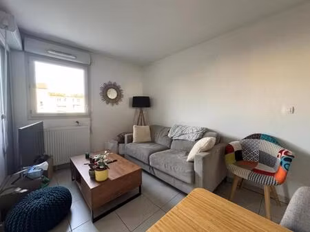 t2 récent - patte d'oie