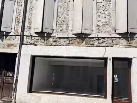 nay centre  murs commerciaux avec vitrine et belle visibilité p