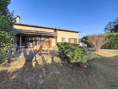 proche des commodités à pied