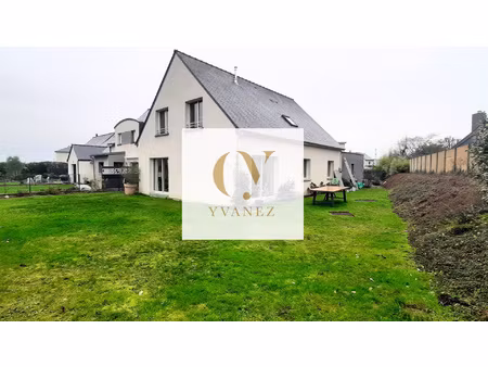 maison de 145 m2 avec 5 chambres  garage double et jardin