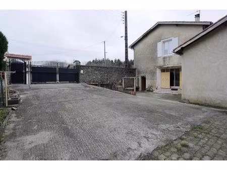 maison de 7 pièces de 250 m² à labastide-rouairoux