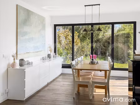 charmante maison familiale au coeur du village  4 chambres+1