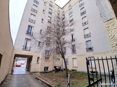 studio 1 pièce 26 m²