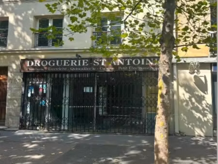 location pure - rue du faubourg st antoine - paris 11