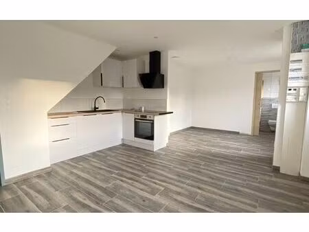location maison  m² t-3 à gironcourt-sur-vraine  680 €