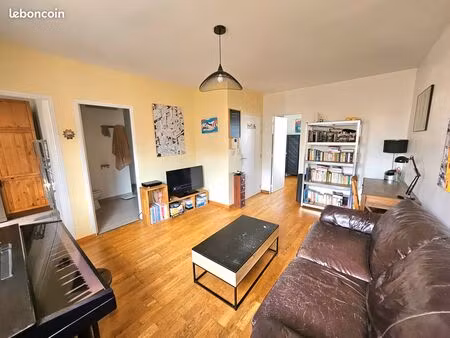 lumineux 2 pièces traversant – bas montreuil (rue marceau) – 41 7 m²