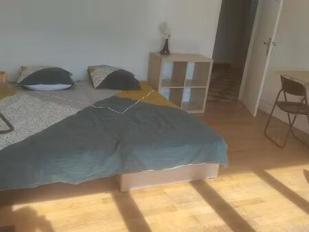 chambre 1 pièce 28 m²