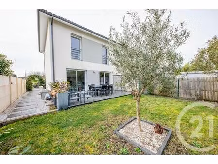 maison à louer - 4 pièces - 81 50 m2 - st medard en jalles - 33 - aquitaine