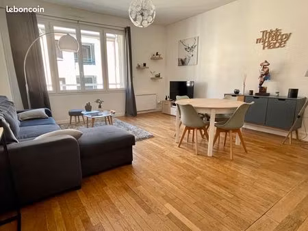 hyper centre - ville proximité cathédrale - très bel f3