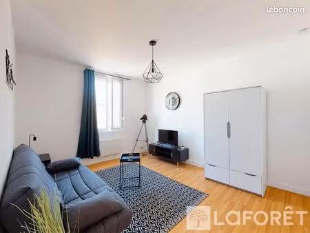 studio 1 pièce 28 m²