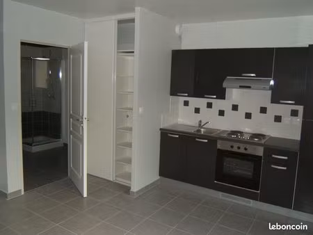 studio meublé avec parking