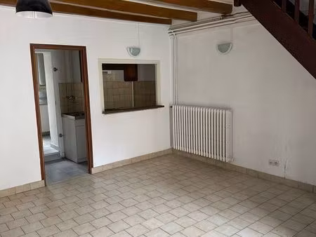 maison de ville avec cour t2