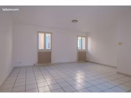 bel appartement t2 avec terrasse