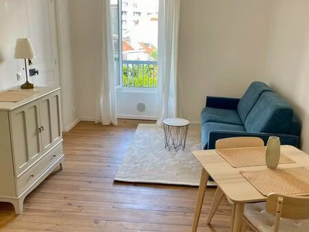 joli studio meublé centre-ville