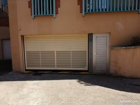 location emplacement parking