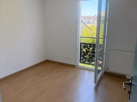 bureau de consultations dans cabinet pluridisciplinaire