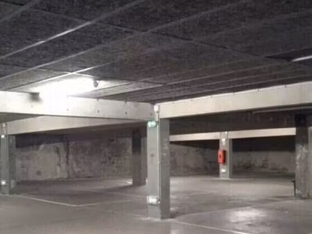 reims - rue bertrand de mun - place de parking