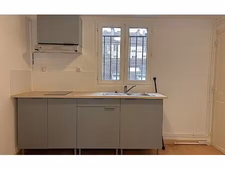 location appartement  m² t-1 à beauvais  575 €