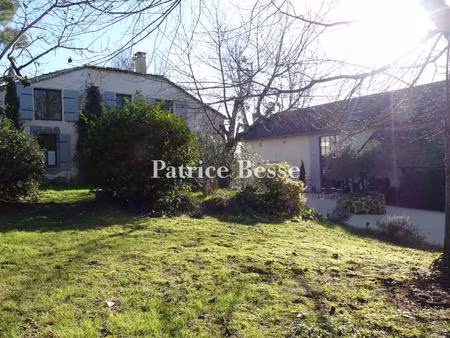 entre bordeaux et toulouse  à 5 min d'une bastide médiévale  une maison de campagne et sa.
