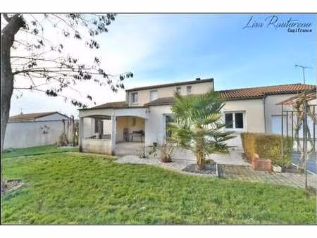 vente maison à montaigu (85600) : à vendre / 109m² montaigu