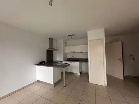 location appartement 2 pièces 40 m² à chazay-d'azergues (69380)  775 €