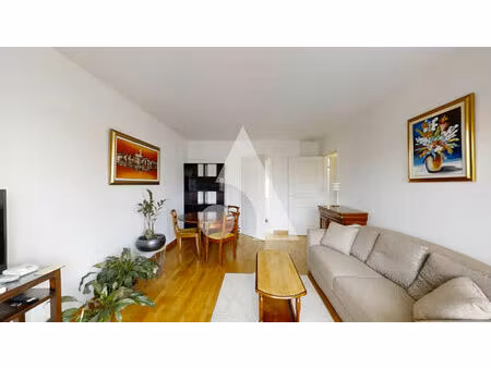 le confort d'une résidence récente au pied des commerces de la garenne. 2 pièce(s) 42.20 m