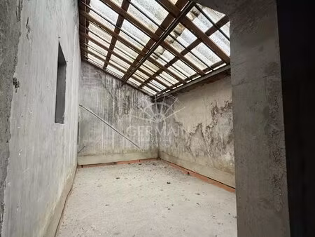 l'isle-sur-la-sorgue  à vendre  appartement à rénover de 117 m² en cœur de ville.