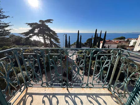 mont boron - t2 au dernier étage  balcon  vue mer et parking