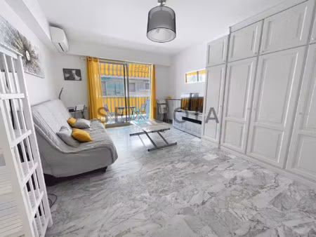 antibes centre-ville - studio meublé