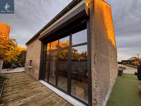 a vendre maison type 6 de 1900 renovee a bonnencontre(15 mn