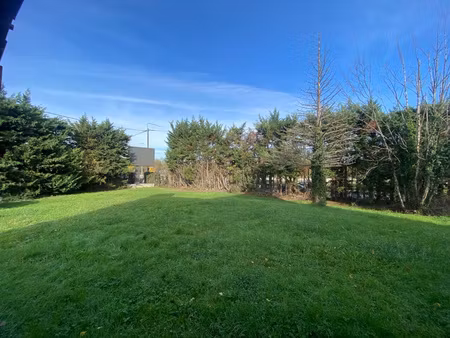 terrain de 800m2 pour une maison de 135m2