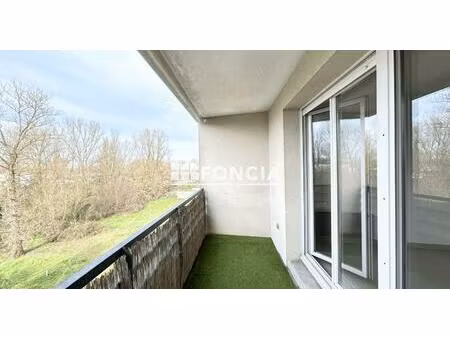 bacalan - t3 52m2 - terrasse et parking