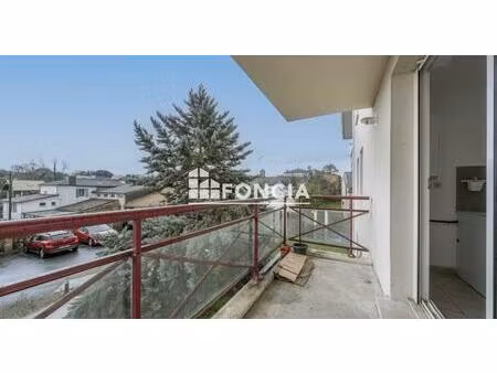 appartement type 4 avec balcon et parking