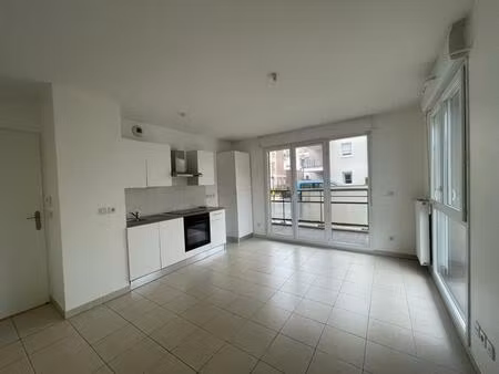 appartement f2 sur mennecy - résidence récente - proche de la gare
