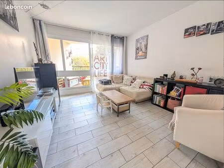a vendre appartement 65m2  3 pièces