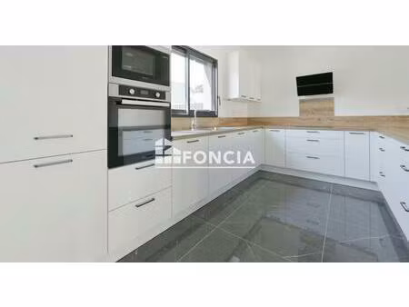 rare  maison recente acces pmr  3 chambres  garage