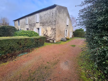 maison en pierre 108m2 avec possibilité d'agrandissement.