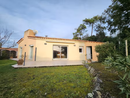magnifique emplacement  à l'orée des plage et forêt  et ser