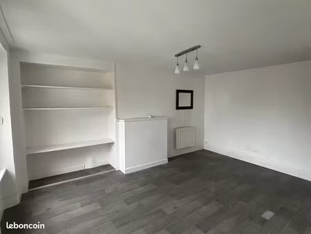 studio 1 pièce 27 m²