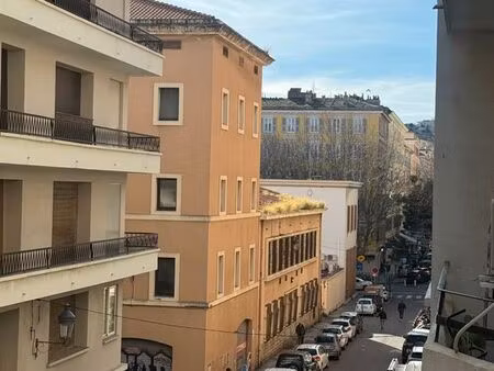 appartement t1 refait à neuf