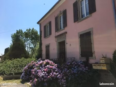 f2 75 m2 rougegoutte